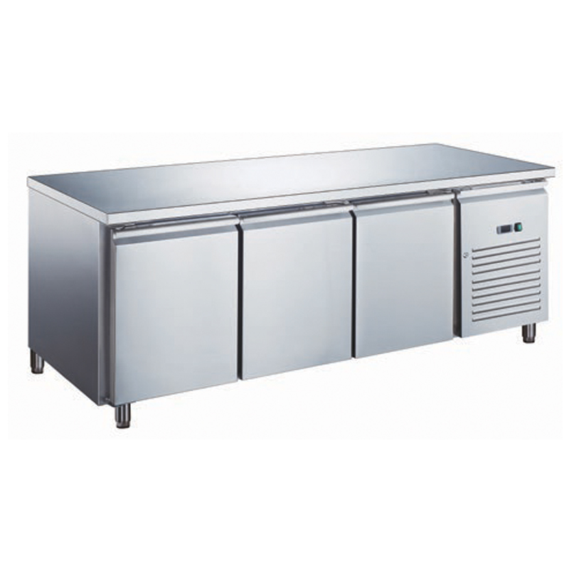 TABLE RÉFRIGÉRÉE GN 1/1 NÉGATIVE PROF 700 - 3 PORTES
